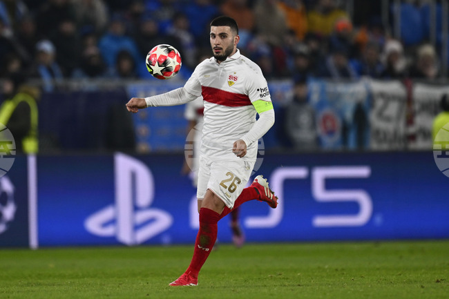 Дениз Ундав подкрепя съотборника си Ник Волтемаде, който иска да напусне Щутгарт в посока Байерн Мюнхен