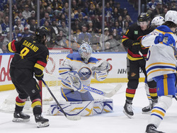 Sabres Canucks Hockey