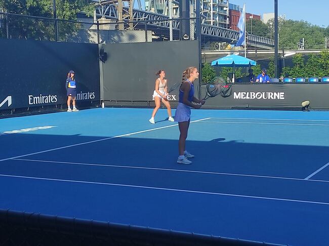 Елизара Янева и Росица Денчева отпаднаха на четвъртфиналите на двойки при девойките на Откритото първенство на Австралия по тенис