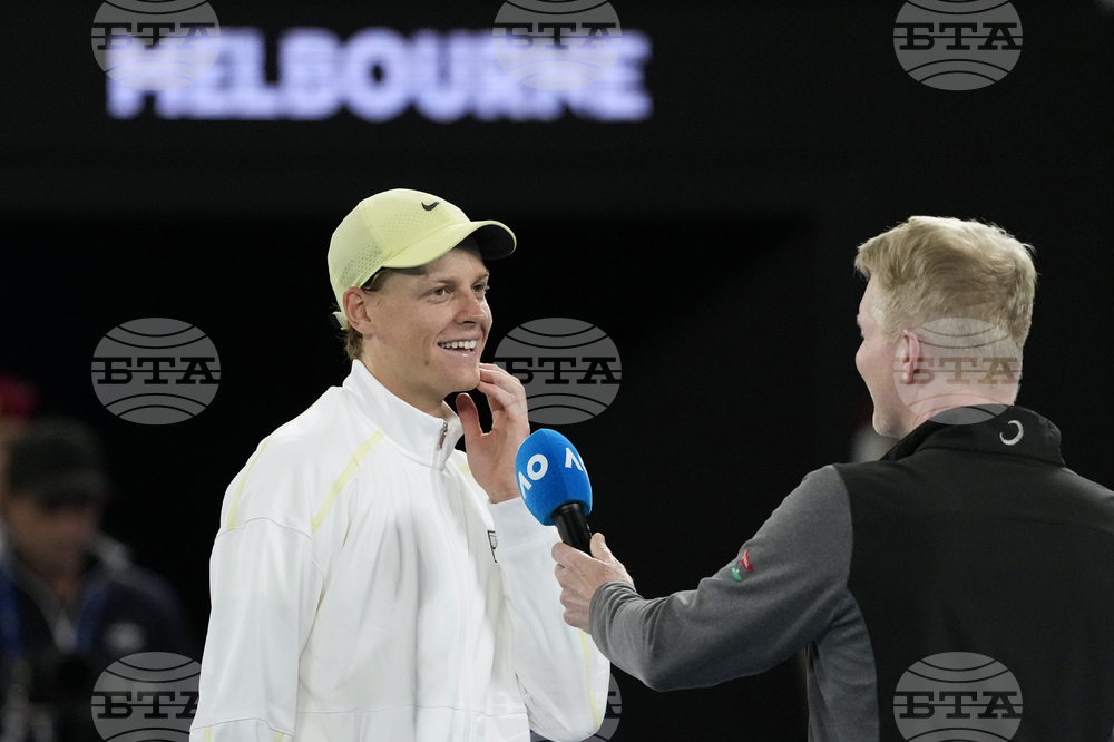 Яник Синер отхвърли притесненията за здравето си след победата над Алекс Де Минор на четвъртфиналите на Откритото първенство на Австралия