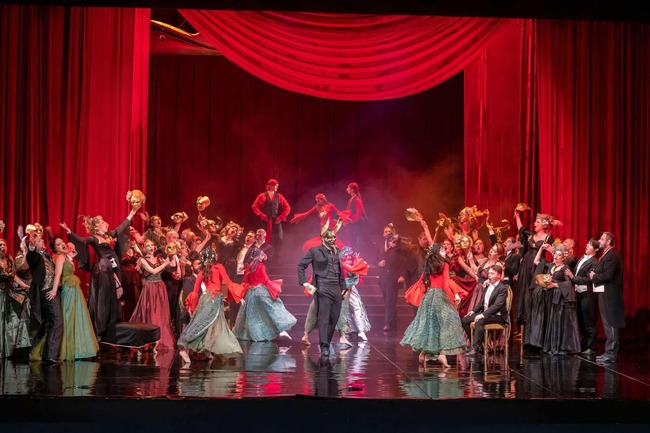 Русенската опера представя "Травиата" с гостуващия тенор Родриго Тросино