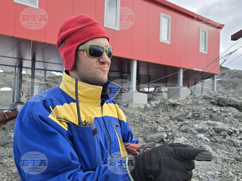 Laboratory Completion Is Among Main Tasks of 33rd Bulgarian Antarctic Expedition