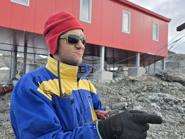 Laboratory Completion Is Among Main Tasks of 33rd Bulgarian Antarctic Expedition