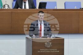 Парламент - заседание - Метин Качан