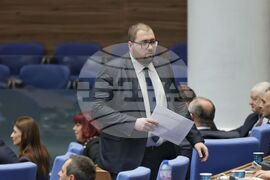 Парламент - заседание - Деян Петков