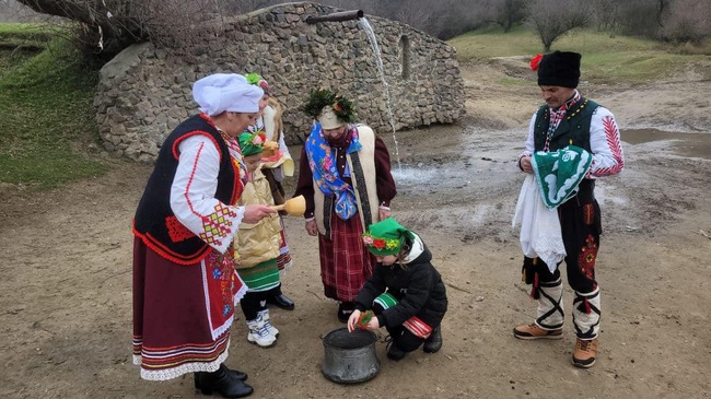 В българското село Зализничне в Украйна отбелязаха Бабинден