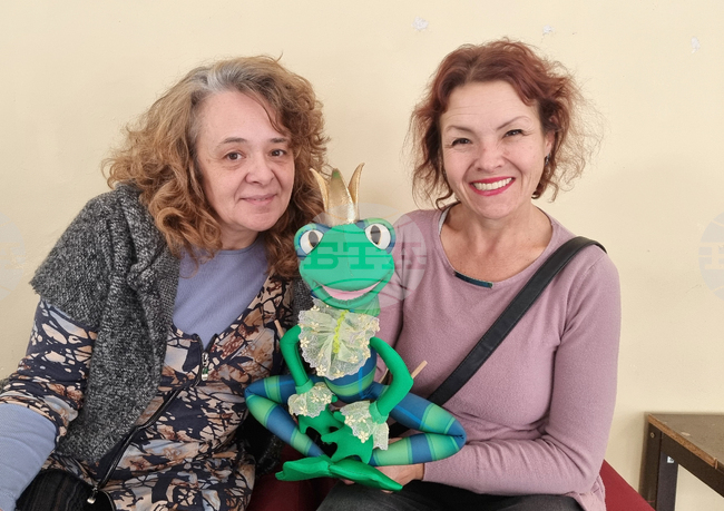 Сливен - куклен театър - спектакъл "Жабокът Принц" - премиера