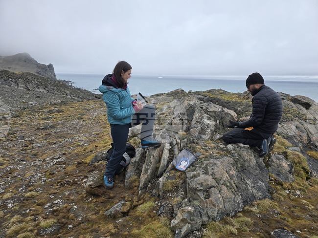 RSV 421 to Transport Bulgarian and Spanish Scientists for Field Work