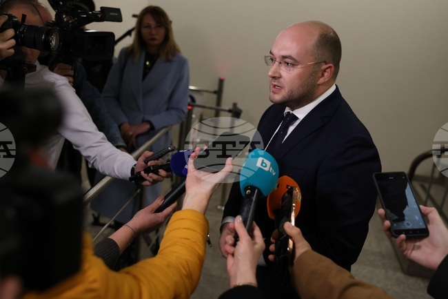 Очаквам днес Висшият съдебен съвет да прекрати процедурата за избор на главен прокурор, заяви министърът на правосъдието Георги Георгиев