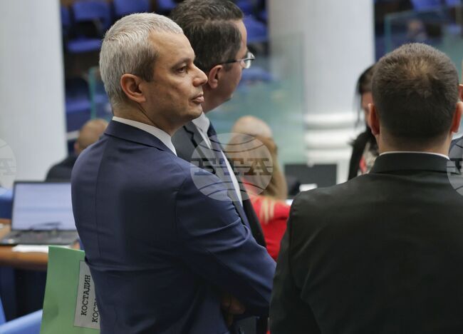 Джейхан Ибрямов бе вкаран в ареста абсолютно незаконно по време на кампания, коментира Костадин Костадинов от "Възраждане"