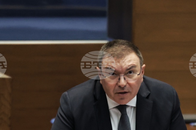 Има нужда от законодателни решения, свързани с отношението към психично болните хора, каза проф. Костадин Ангелов