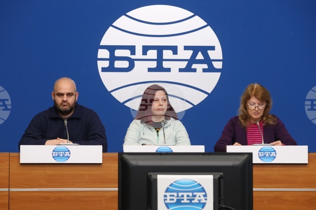 Жители на с. Богданлия оспорват решение на Община Елин Пелин да застрои 200 декара пасища от землището на селото