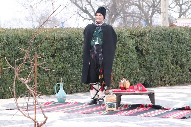 Екипът на Фестивала на националните традиции „Трифон Зарезан“ в Болград организира обредно действие в село Зализничне