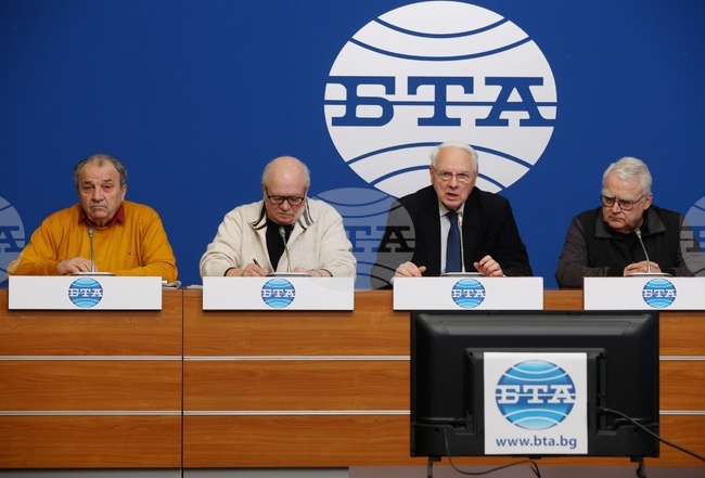 От Обединените пенсионерски съюзи предлагат лимит заради повишените цени на тока и водата за пенсионери, получаващи под 1000 лв. месечно