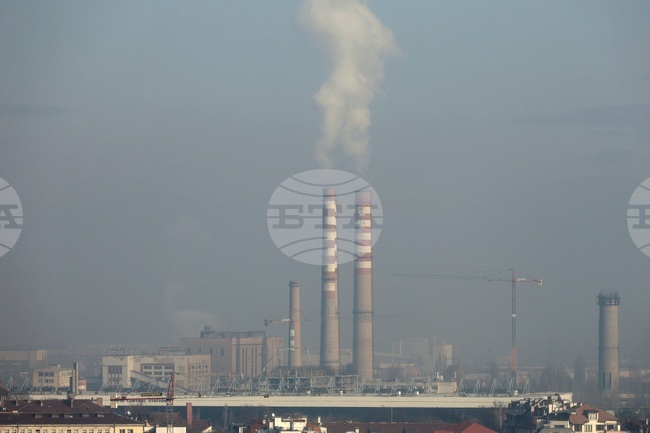 Няколко столични квартала включително и части от центъра, останаха без парно и топла вода заради аварии, съобщи "Топлофикация София"