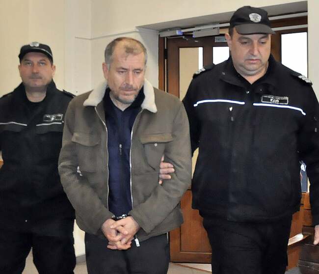 Съдът в Хасково остави в ареста турски гражданин с присъда за трафик на мигранти, обявен за международно издирване от румънски съд