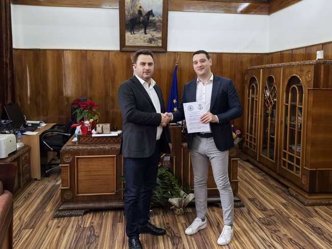 Свищовската академия и Старопрестолната професионална гимназия по икономика във Велико Търново сключиха договор за сътрудничество