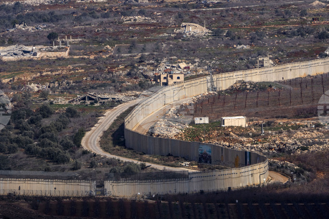 Ливан планира да внесе в Съвета за сигурност на ООН жалба срещу Израел заради изграждането на стена по границата 