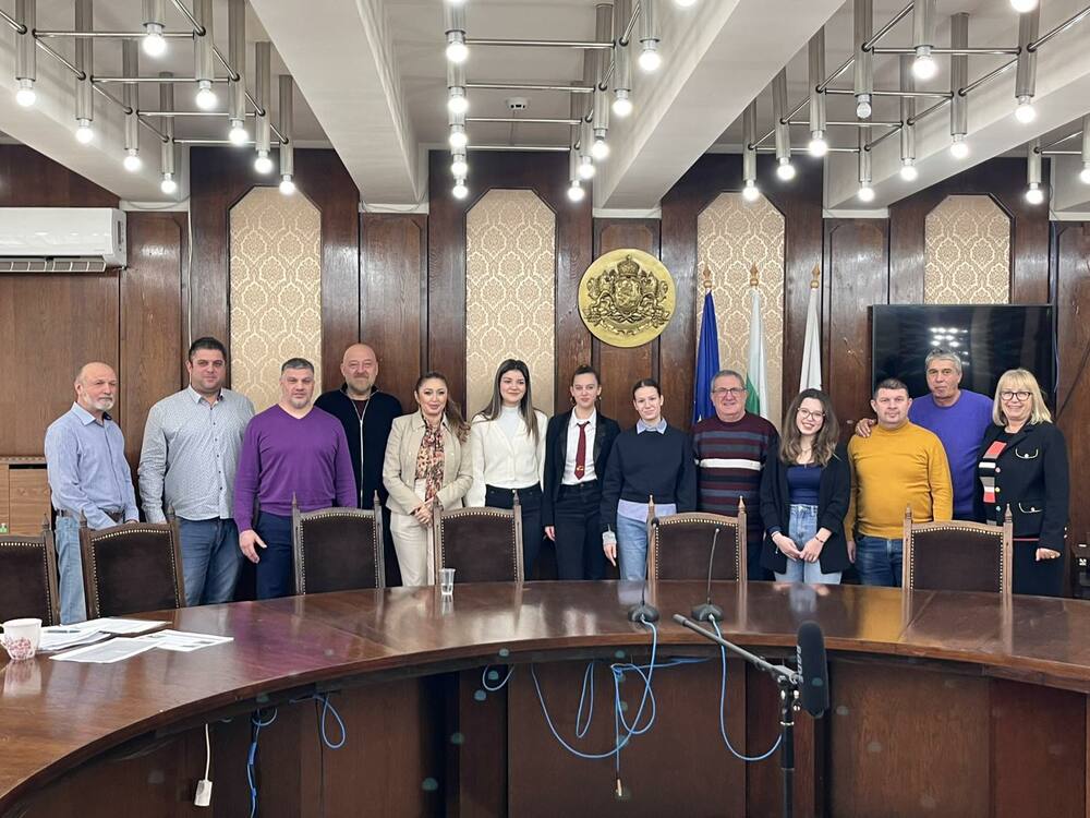 Младежкият парламент гостува на Общинския съвет в Русе