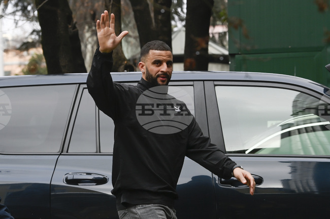 Кайл Уокър може да дебютира за Милан в дербито срещу Интер