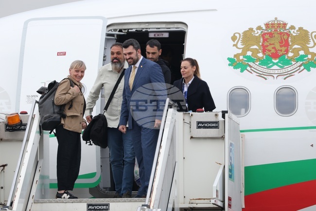 Освобождаването на българските моряци е резултат на усилия на всички институции, каза Елена Йончева 