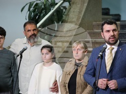 Летище София - моряци - Георг Георгиев - Елена Йончева - брифинг