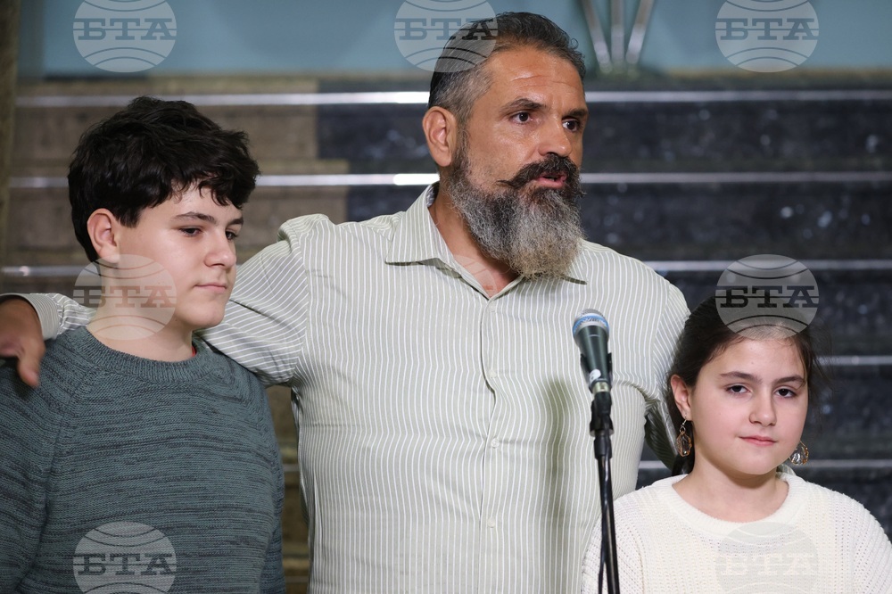 Летище София - моряци - Георг Георгиев - Елена Йончева - брифинг