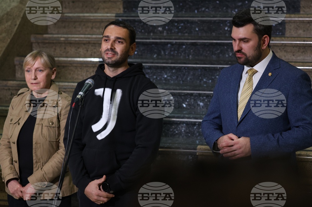 Летище София - моряци - Георг Георгиев - Елена Йончева - брифинг