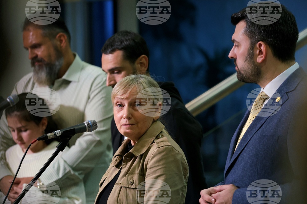 Летище София - моряци - Георг Георгиев - Елена Йончева - брифинг