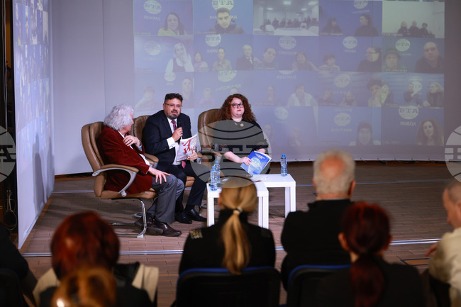 Януарският ЛИК, посветен на 60-годишнината от излизането на първия брой на списанието, бе представен в пресклубовете на БТА