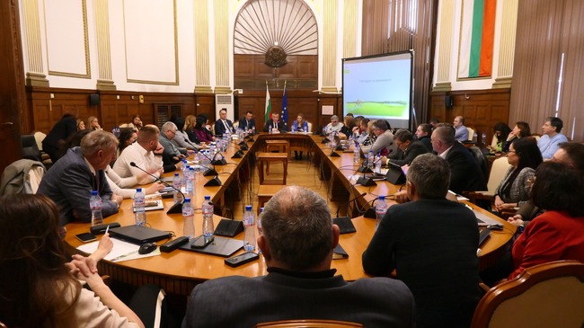 Министър Тахов: Тазгодишната кампания по директни плащания ще стартира навреме