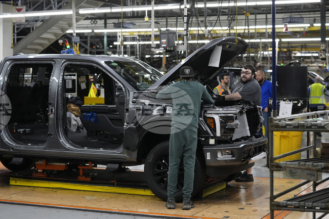 "Форд" обяви края на електрическия модел "Еф-150 Лайнтнинг"