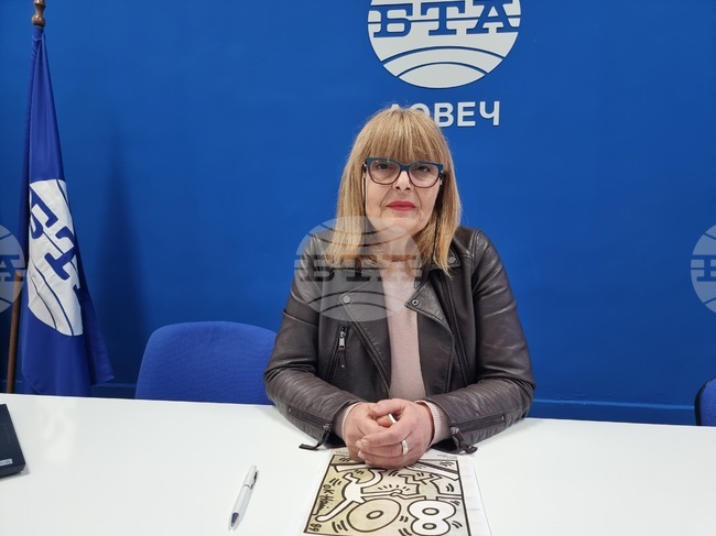 Изданията на БТА бяха едни от най-търсените от читателите на библиотеката в Ловеч, каза директорът на културната институция Юлияна Цанева