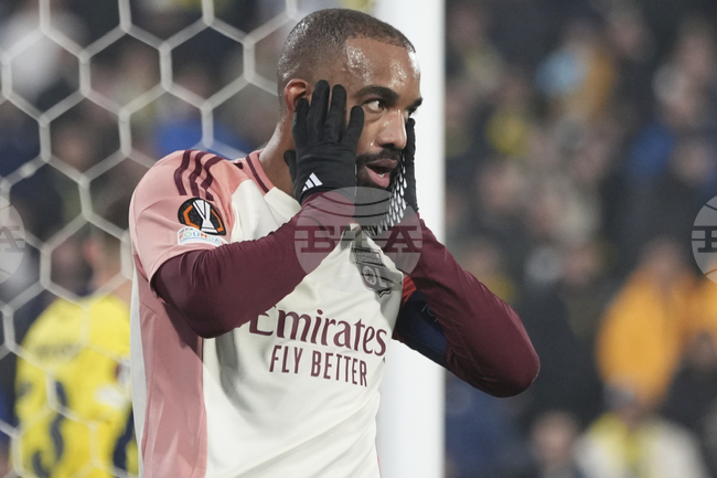 Лаказет ще продължи кариерата си в Саудитска Арабия