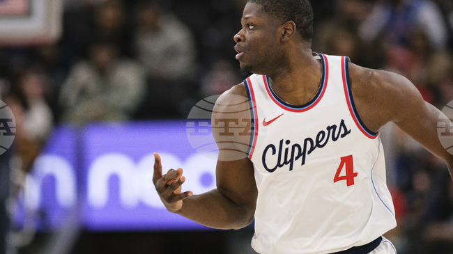 Торонто Раптърс ще привлече центъра Мо Бамба