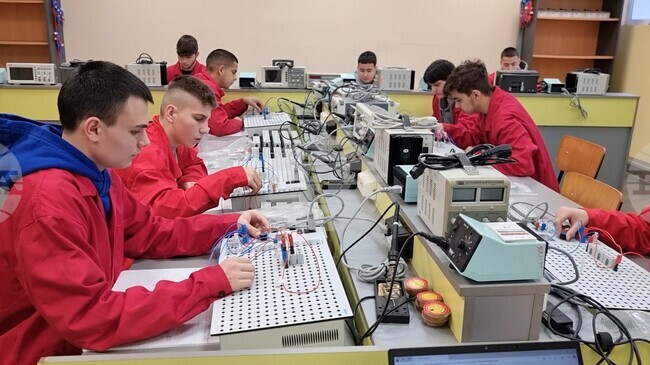 Проект за дуално обучение на видинска професионална гимназия е класиран на първо място в страната