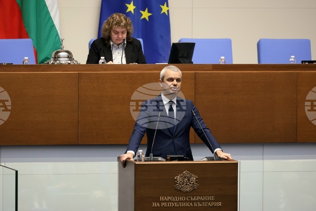 "Възраждане" поздрави правителството за хода сега да не иска конвергентен доклад и да не се опитва да вкара България в еврозоната