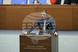 Парламент - заседание - Делян Добрев
