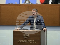 Парламент - заседание - Делян Добрев
