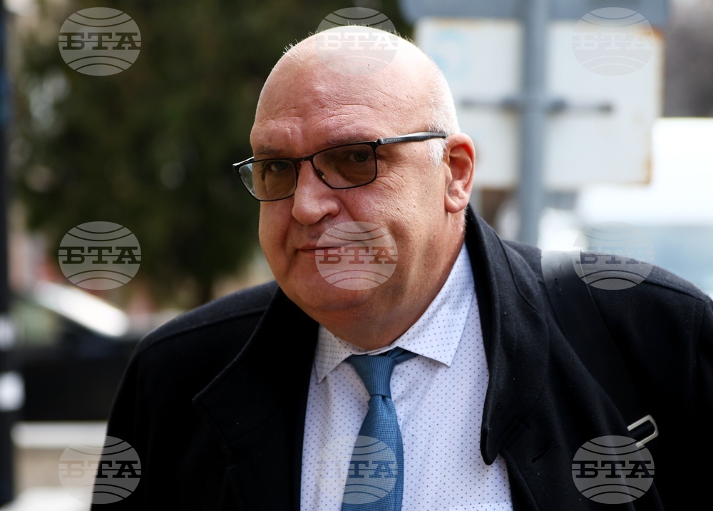 Всеотдайността и любовта към хората никога да не ни напускат, пожела на медиците д-р Николай Брънзалов, председател на Българския лекарски съюз