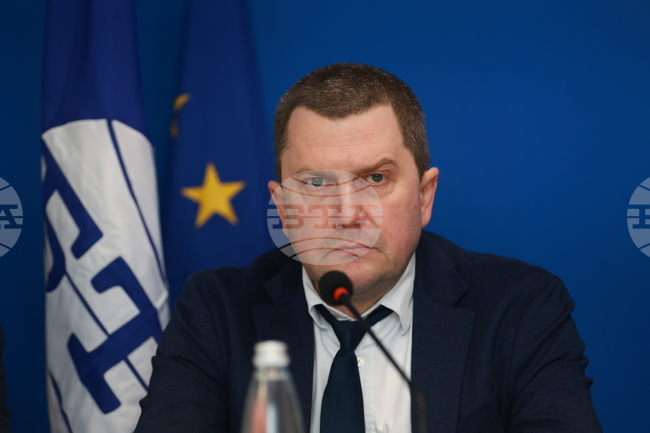 Стачката на градския транспорт в София е проблемна не само за гражданите на столицата, но и за перничани, заяви кметът на Перник 