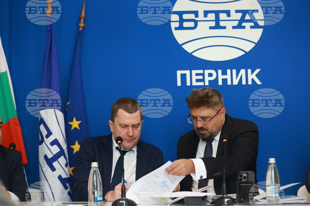 Национален пресклуб на БТА Перник - Община Перник- БТА -  договор - подписване