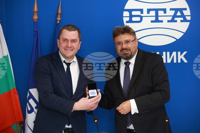  Национален пресклуб на БТА Перник - Община Перник- БТА - договор - подписване