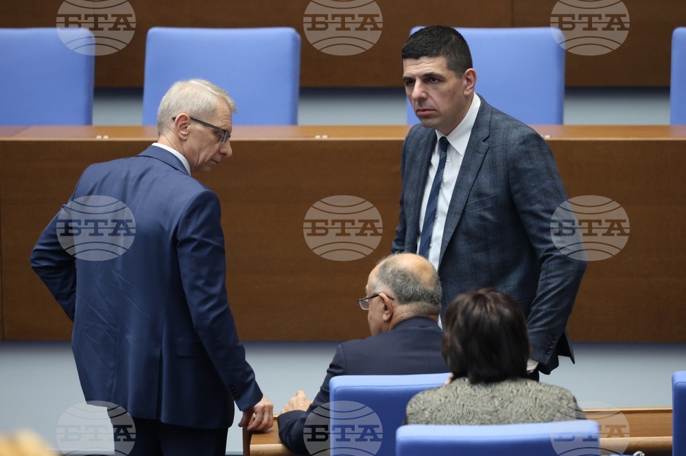 Не очаквам да има кворум, очевидно продължават преговорите, каза Николай Денков от ПП-ДБ