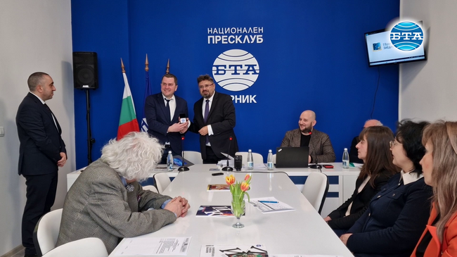 Договор за сътрудничество подписаха генералният директор на БТА Кирил Вълчев и кметът на Перник Станислав Владимиров