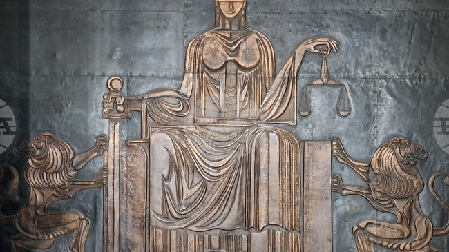 Районният съд във Велико Търново наложи глоба на местен жител за нарушаване на обществения ред по време на протест