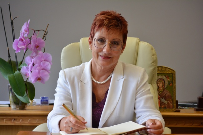 Днешните будители не държат перо и знаме, но с делата си поддържат жив духа на Тетевен, каза кметът на града