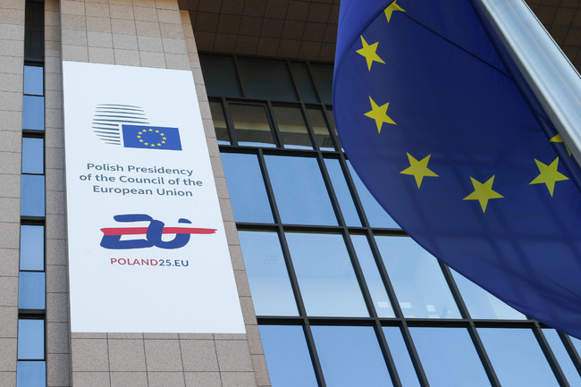 EU Foreign Ministers to Discuss Relations with US at Meeting in Brussels Later in January