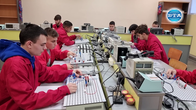 С европейско финансиране във видинската професионална гимназия „Проф. д-р Асен Златаров“ е изграден първият в страната Център за високи постижения