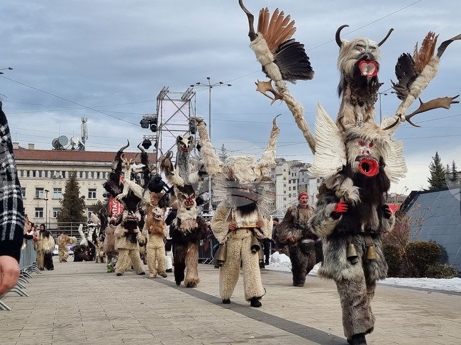 Перник - "Сурва" - дефиле